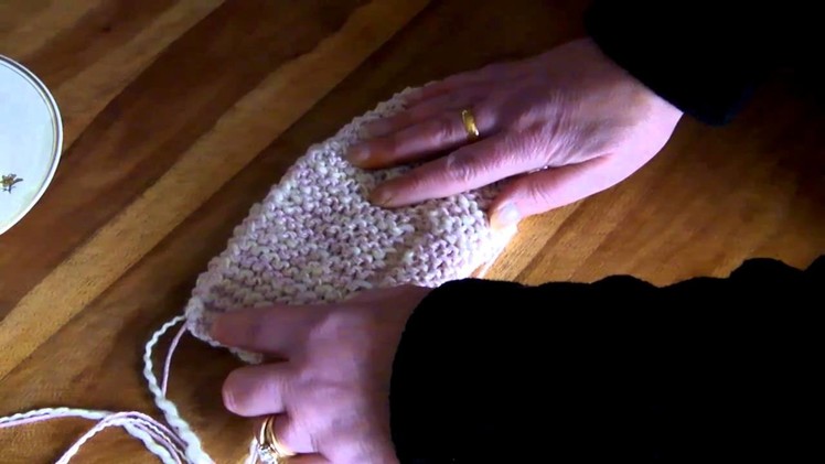 KnitwitzUK Basic Easy Knit Slipper Sock Shaping Video (1 of 3)