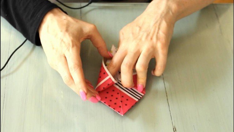 Nina Levett : : How to make Origami Paper Star Box