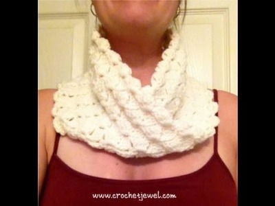 How to Crochet a Shell Twisted Cowl Neck