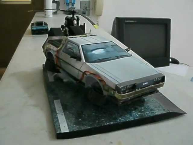 Papercraft delorean