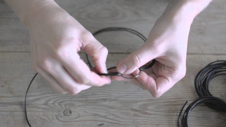 DIY – bracelet in leather.