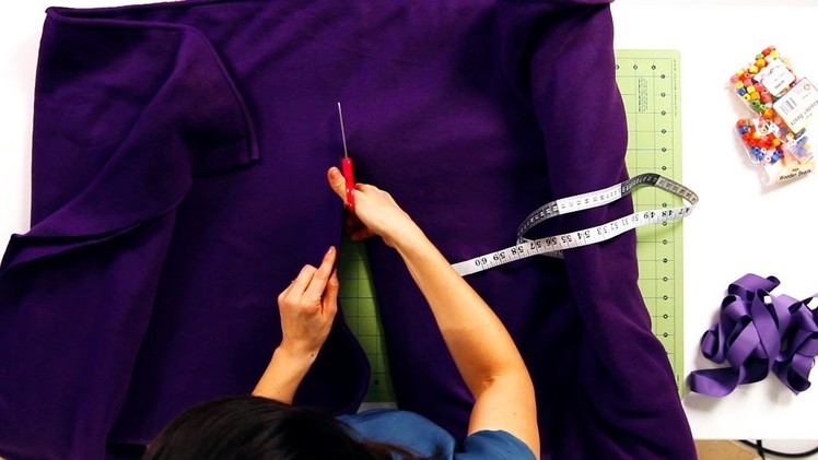How to Measure & Cut a No-Sew Cape | No-Sew Crafts