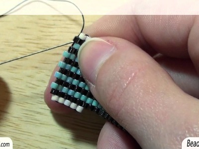 BeadsFriends: Peyote Stitch Tutorial - How to decrease a flat Peyote Stitch beadwork