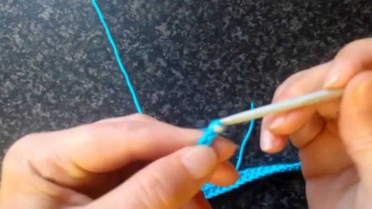How to crochet a quick and easy curtain tie back or toilet roll holder