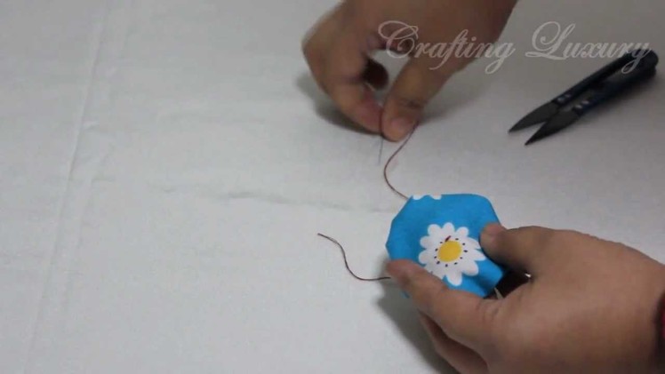 How TO Sew Fabric Yo-Yos in 3 Minutes Flat !