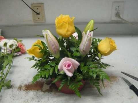 Fresh Flower Centerpiece in Flower Pot DIY Demo