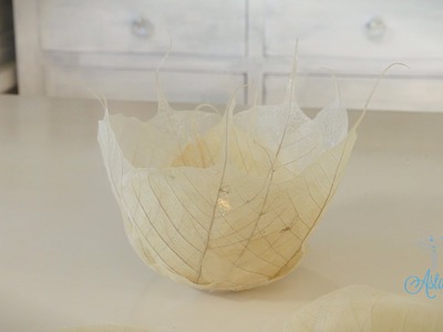 Arts & Crafts Tutorial: How to Make a Vein Leaf Bowl