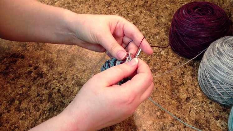Carrying Yarn and Keeping the Edge Stretchy With Striped Knitting