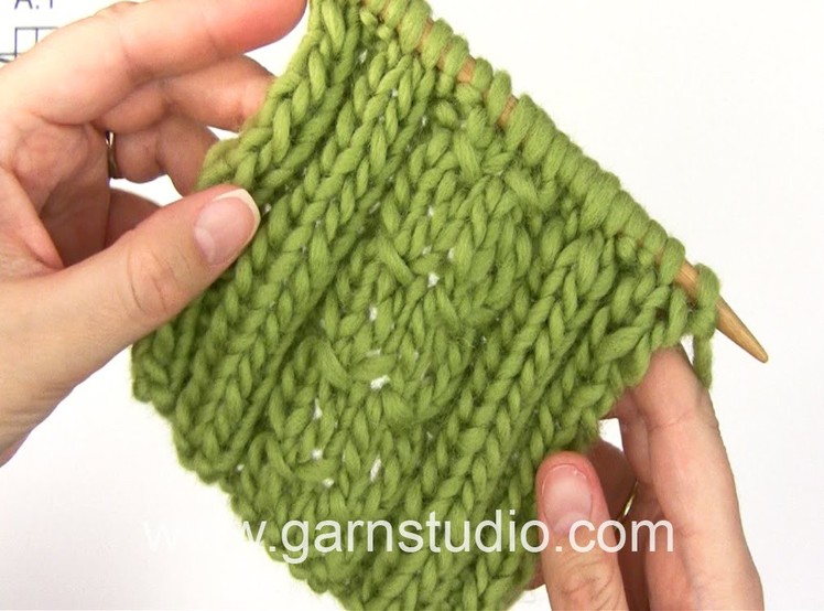 DROPS Knitting Tutorial: How to work cable and rib