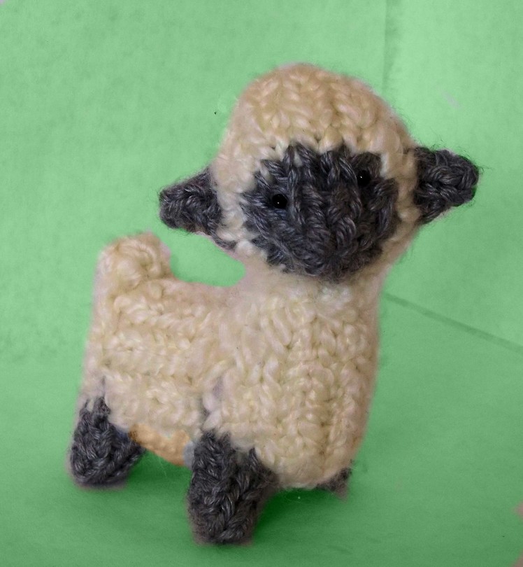 How to Loom Knit a Mini Sheep
