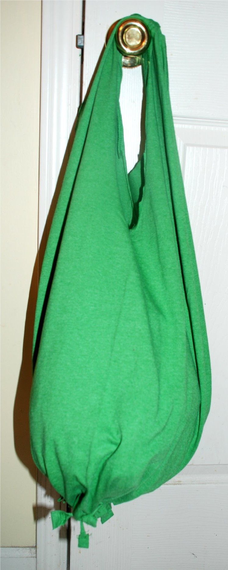 How to make a T-shirt into a Bag With out Sewing