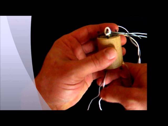 Kötőhenger használata 2 színnel [How to Use a Knitting Spool - 2 colors]