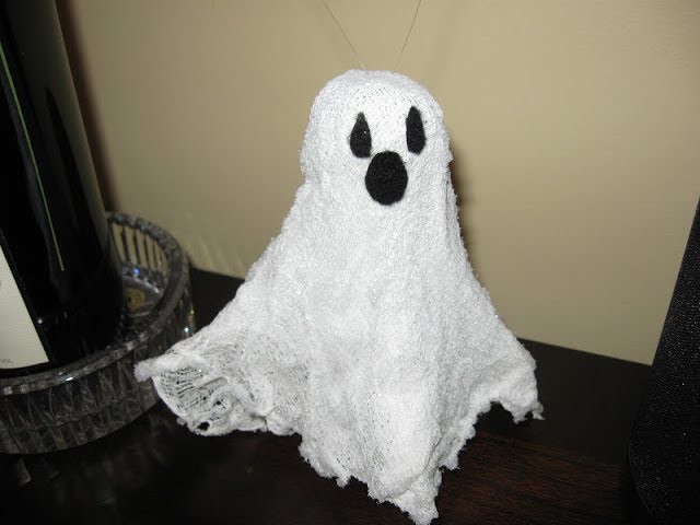Small Cheesecloth Ghost Craft Tutorial