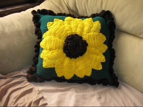 Large Sunflower Pillow pt 1 - Left Handed Crochet Tutorial