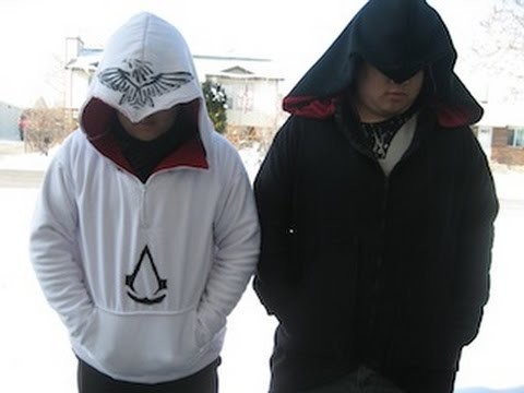 DIY  How to make an Assassin's Creed's Sweatshirt (Hoodie) Part 1