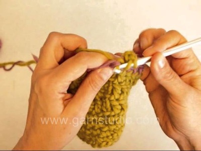 DROPS Crochet Tutorial: How to change color
