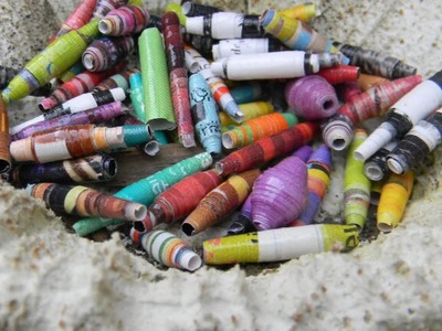 Make Easy Magazine Paper Beads - Crafts - Guidecentral