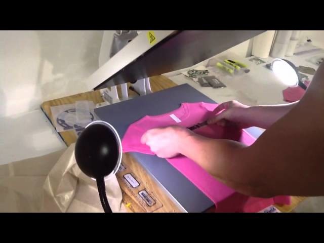 How To Layer A 2 Color Heat Press Vinyl Shirt In 3 Minutes Tutorial the Rhinestone World