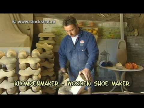 De klompenmaker. how to make wooden shoes