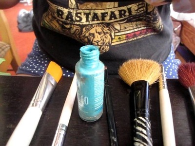 DIY: makeup brush decor