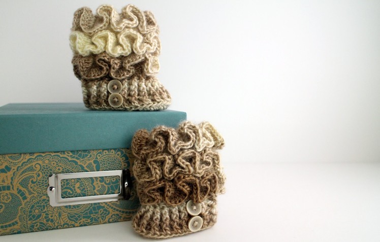 How to Crochet Ruffled Baby Booties Left Handed