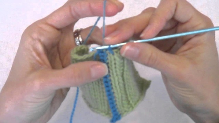 Knitting- steek tutorial by Amanda Lilley