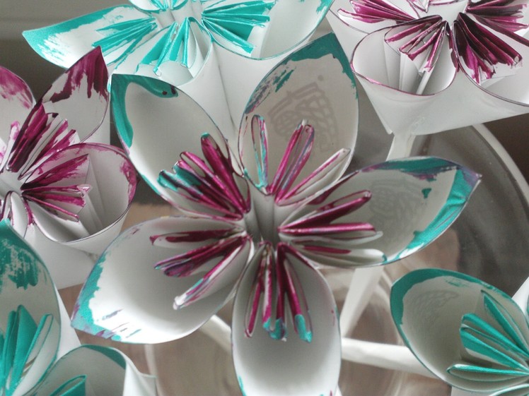 DIY: Folded Paper Flowers (Kusudama Origami) ♡ Theeasydiy #Crafty