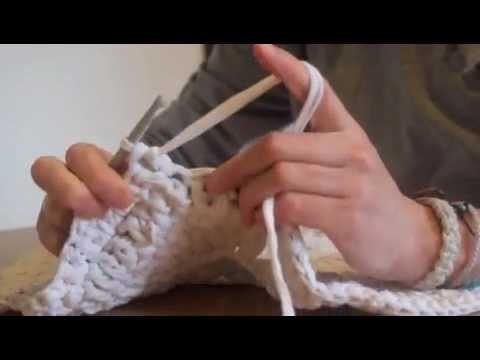 From old t-shirt to bathmat: 3: ruffles crochet