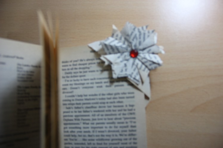 DIY : Easy Origami Corner Bookmark