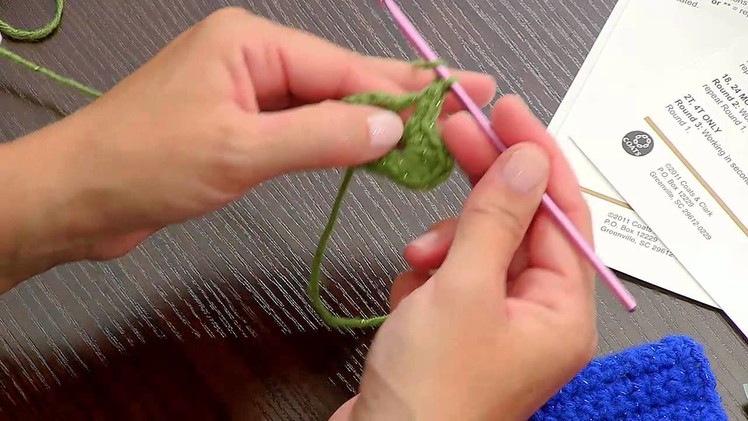 Making a Crochet Flower with Red Heart