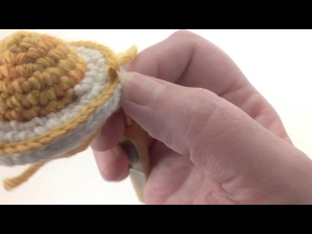 Solar System Crochet Pattern: Making Saturn's Rings, sl st Around Edge (right handed)