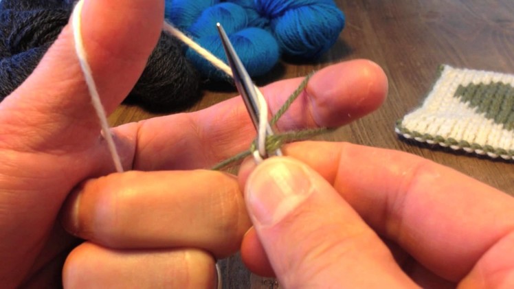 A Sockmatician Tutorial: Two-Colour, Alternating Long-Tail Cast On for Double Knitting