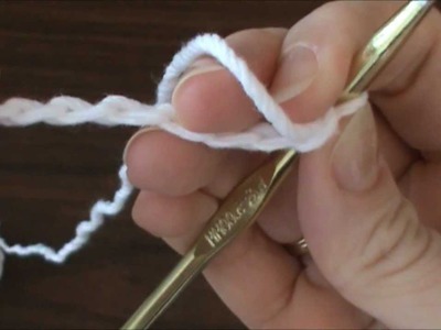 How to: Crochet Chain Stitch - Right Handed