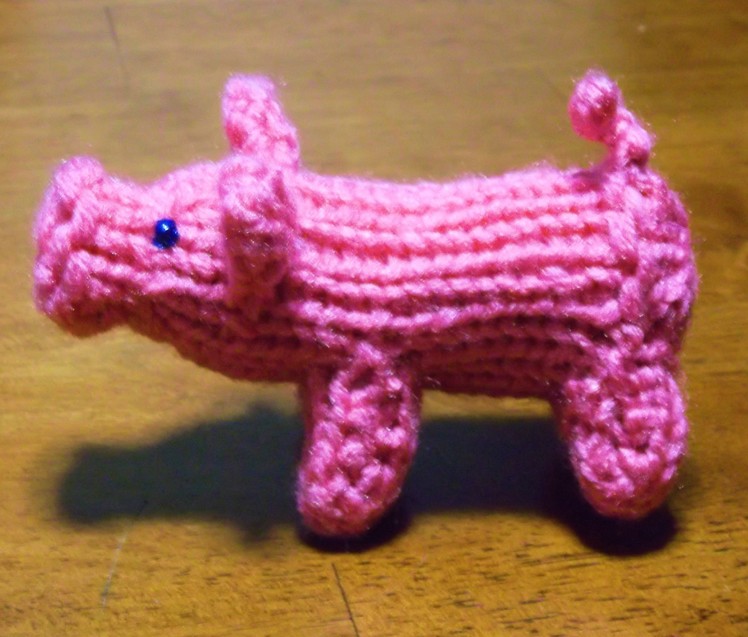 How to Loom Knit a Pig