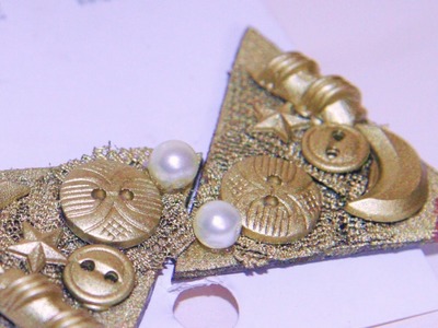 DIY Gold Triangle Earrings w. Buttons [CC]