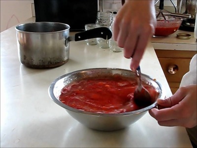 DIY: Strawberry Freezer Jam