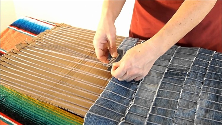 DIY How to make a carpet recycling old jeans - Manualidades: Alfombra reciclada de vaqueros viejos