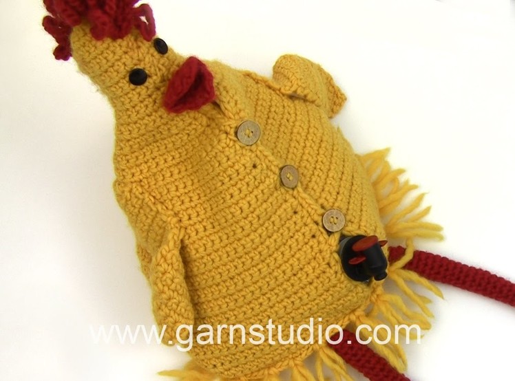 DROPS Crocheting Tutorial: How to fill a hen wine cover