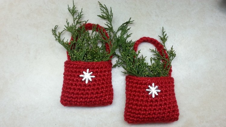 #Crochet Easy Bag-O-Day Crochet Christmas Ornament #TUTORIAL