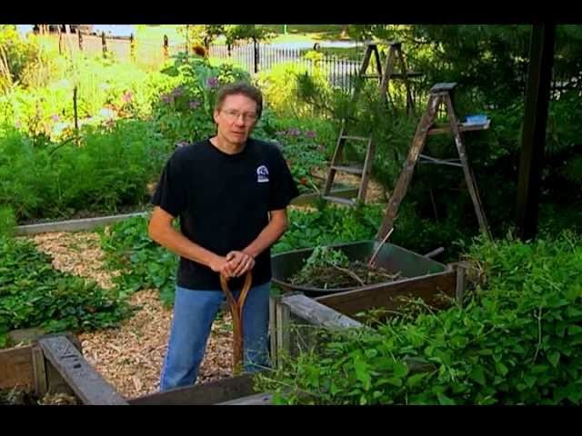How to Make a Compost Pile
