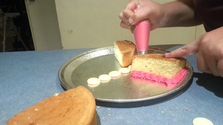 Easy DIY Cake Decor : Cut butterfly cake