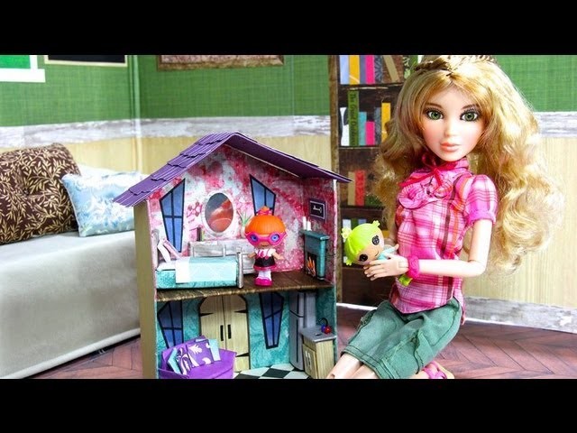 How to Make a Doll's Dollhouse | Plus Fun Finds: Toys for Dolls - Doll Crafts
