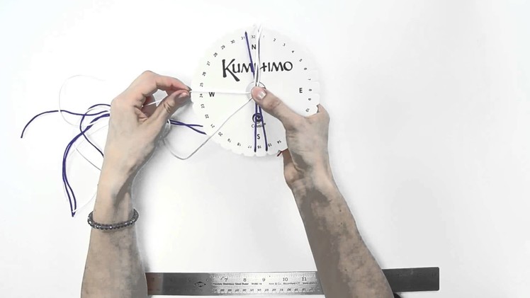 How to use a round Kumihimo board