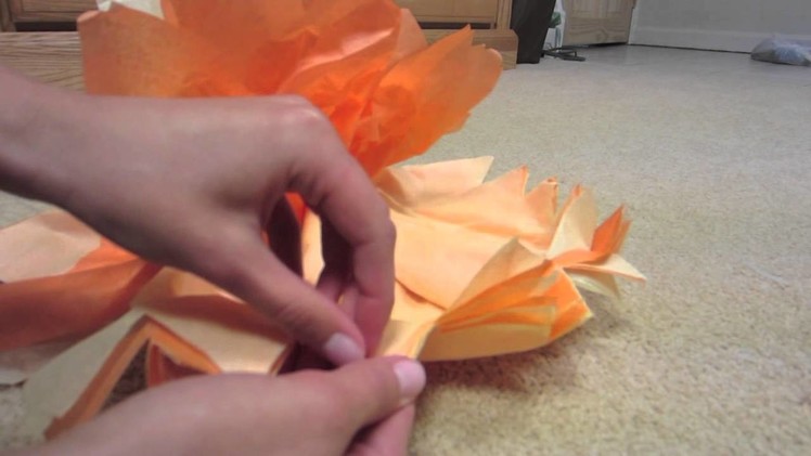 DIY: Easy Decorative Tissue Paper Pom Poms