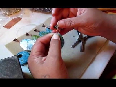 How to make a simple bail for a large hole bead