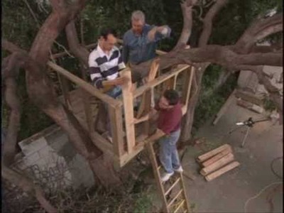 How to Build an Outdoor Tree House or Tree Fort House.wmv