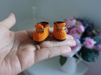 How to crochet  doll sneakers. doll shoes
