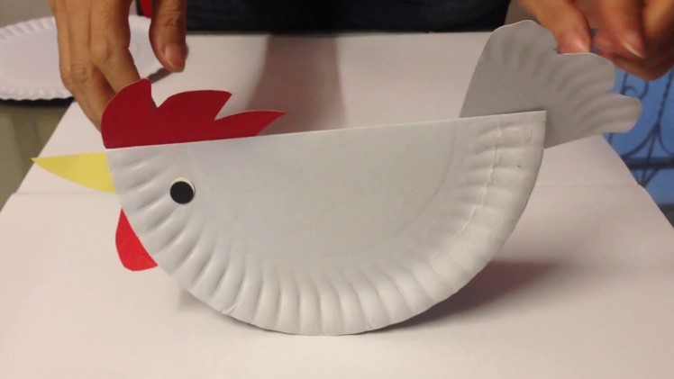 How to Make a Rocking Chicken With a Paper Plate