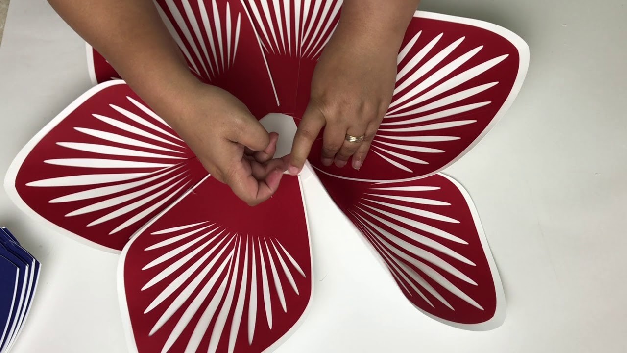 How to Assemble the 4th of July Paper Flower Templates