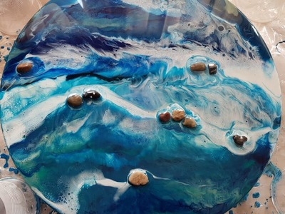 Resin Art for begginers using epoxy pastes and tiny river rocks. 2 layers
